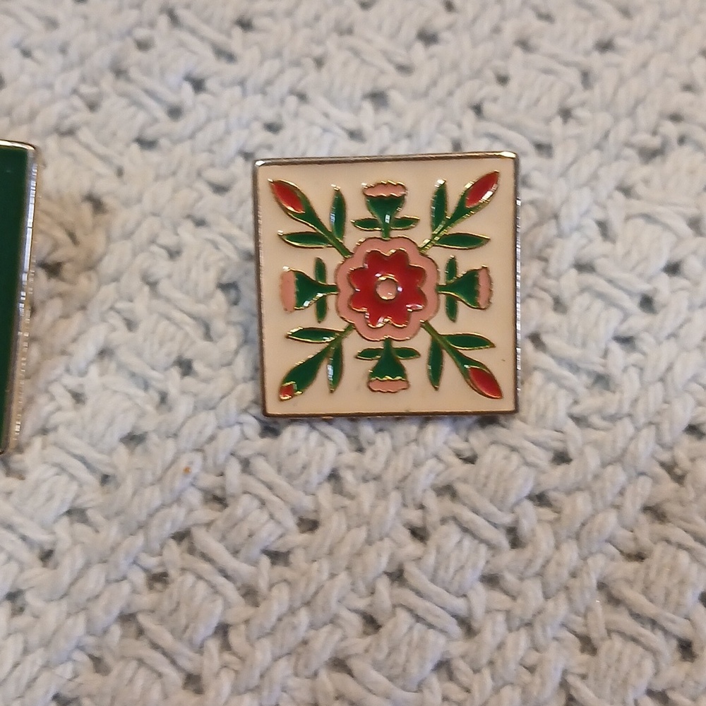 Set of Three Vintage Quilt Pins - Picture 5 of 7